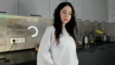 Snapshot of petracilley chatting on December 2024 03:22:01 PM Emma online show from December 2024 03:22:01 PM