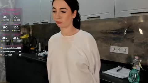 Snapshot of petracilley chatting on December 2024 06:37:02 PM Emma online show from December 2024 06:37:02 PM