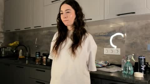 Snapshot of petracilley chatting on December 2024 04:32:02 PM Emma online show from December 2024 04:32:02 PM