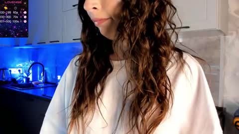 Snapshot of petracilley chatting on December 2024 02:08:02 PM Emma online show from December 2024 02:08:02 PM