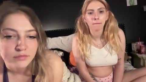 Snapshot of pgk444 chatting on February 2025 05:47:01 AM parissbby online show from February 2025 05:47:01 AM