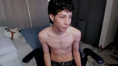 Phil.   INDEPENDENT MODEL online show from June 2026 05:26:02 PM