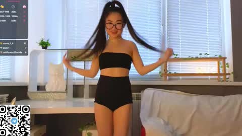 Snapshot of philippabrainard chatting on February 2025 12:41:02 PM Hello guys Sweet Scarlett here NEXT LIVE 5AM 2 gmt online show from February 2025 12:41:02 PM