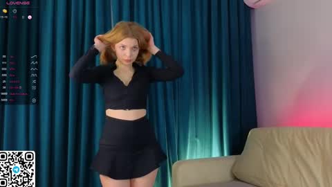 Snapshot of philippabrainard chatting on March 2025 05:04:01 PM Hello guys Sweet Scarlett here NEXT LIVE 5AM 2 gmt online show from March 2025 05:04:01 PM