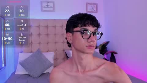Snapshot of phillicious_ chatting on November 2025 06:02:02 AM Phillip online show from November 2025 06:02:02 AM