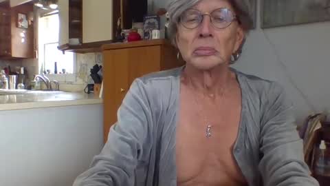 Snapshot of phillipa1023 chatting on January 2025 07:28:02 PM phillipa online show from January 2025 07:28:02 PM