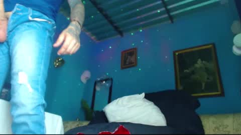 Snapshot of phlilloyhighclouds chatting on January 2025 09:26:01 PM phlilloyhighclouds online show from January 2025 09:26:01 PM