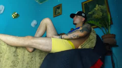 Snapshot of phlilloyhighclouds chatting on January 2025 07:51:01 PM phlilloyhighclouds online show from January 2025 07:51:01 PM