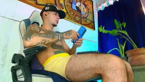 Snapshot of phlilloyhighclouds chatting on October 2025 12:44:02 PM phlilloyhighclouds online show from October 2025 12:44:02 PM