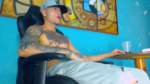 Snapshot of phlilloyhighclouds chatting on January 2026 01:13:02 PM phlilloyhighclouds online show from January 2026 01:13:02 PM