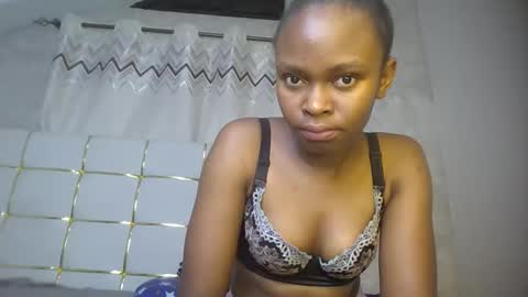 phoebe online show from February 2026 07:23:01 PM