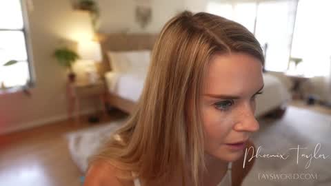 PHOENIX TAYLOR online show from September 2025 12:25:01 AM
