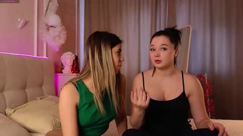 Snapshot of phyllisheart chatting on January 2025 09:24:01 AM Lora black and Lili blonde welcome you here online show from January 2025 09:24:01 AM