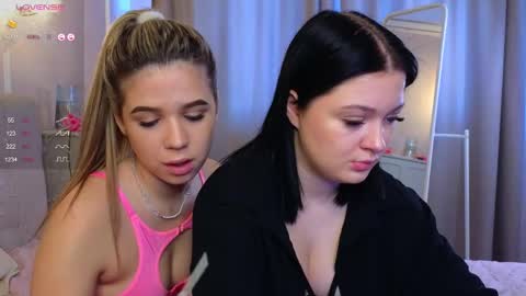 Snapshot of phyllisheart chatting on March 2025 08:18:02 AM Lora black and Lili blonde welcome you here online show from March 2025 08:18:02 AM