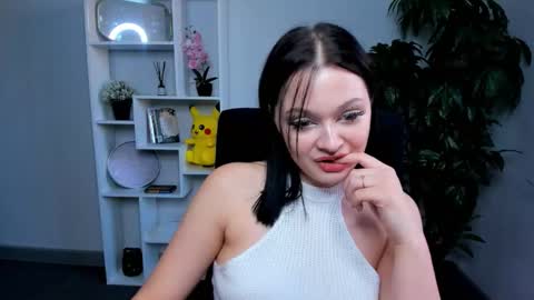 Snapshot of phyllisheart chatting on October 2025 10:02:01 AM Lora black and Lili blonde welcome you here online show from October 2025 10:02:01 AM