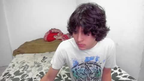 picaszomilos350 online show from November 2025 11:21:01 AM