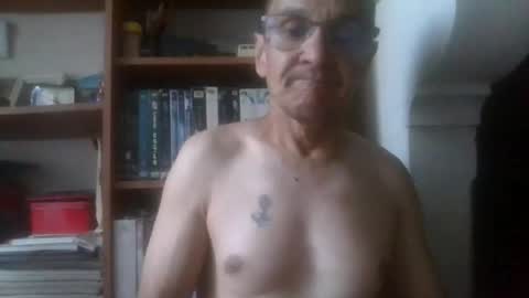 Snapshot of pichoun71 chatting on July 2026 07:57:01 AM pichoun71 online show from July 2026 07:57:01 AM