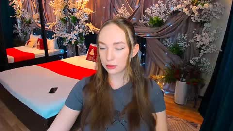 Emelie online show from January 2025 10:06:02 AM