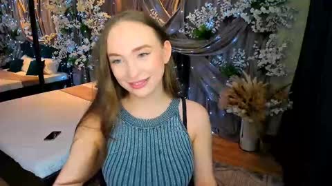 Emelie online show from March 2025 04:11:02 PM