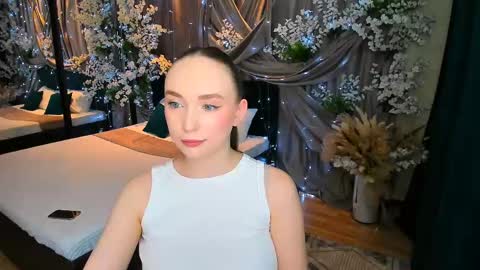 Emelie online show from March 2025 04:35:02 PM