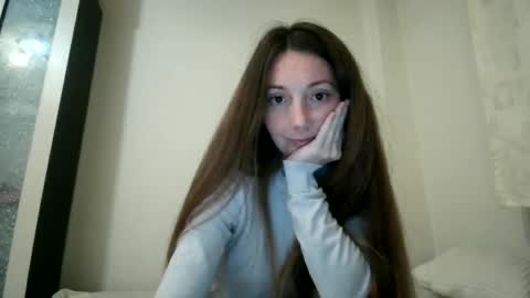 Moonie online show from October 2025 08:50:02 PM