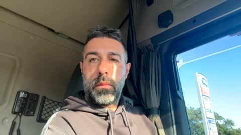 Snapshot of pierotu chatting on December 2024 08:09:02 AM pierotu online show from December 2024 08:09:02 AM