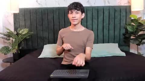 Pierre Leroy online show from July 2026 03:36:02 AM