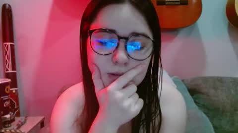 PilloGoddess online show from October 2025 09:37:01 AM