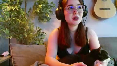 PilloGoddess online show from November 2025 02:27:02 PM