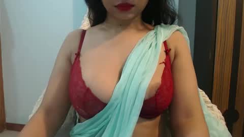 Sayra online show from December 2025 06:48:02 PM