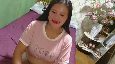 Snapshot of pinay_flor chatting on April 2026 08:12:02 AM IM FLOR online show from April 2026 08:12:02 AM