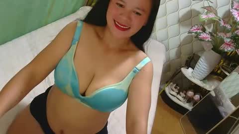 Snapshot of pinay_flor chatting on April 2026 11:05:01 AM IM FLOR online show from April 2026 11:05:01 AM