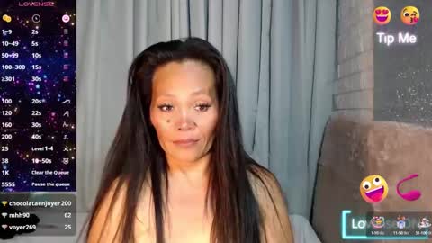 Snapshot of pinaymom69xx chatting on February 2025 07:42:02 AM vangie online show from February 2025 07:42:02 AM