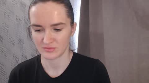 Snapshot of pineapple__mood chatting on February 2025 09:16:02 AM online show from February 2025 09:16:02 AM