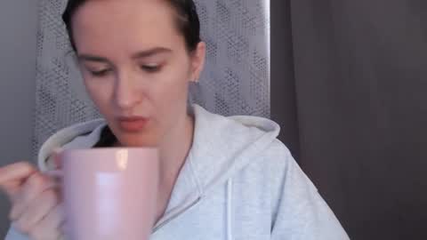 Snapshot of pineapple__mood chatting on February 2025 05:24:02 AM online show from February 2025 05:24:02 AM