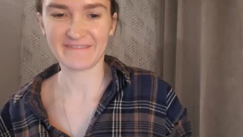 Snapshot of pineapple__mood chatting on February 2025 05:47:01 PM online show from February 2025 05:47:01 PM