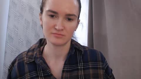 Snapshot of pineapple__mood chatting on February 2025 10:04:02 AM online show from February 2025 10:04:02 AM