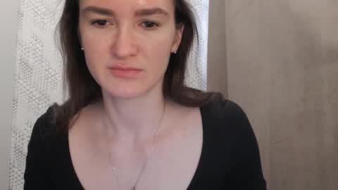 Snapshot of pineapple__mood chatting on March 2025 05:44:01 AM online show from March 2025 05:44:01 AM