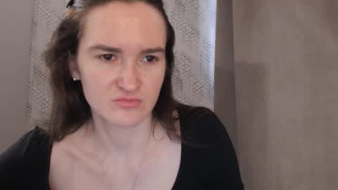 Snapshot of pineapple__mood chatting on March 2025 05:09:01 AM online show from March 2025 05:09:01 AM