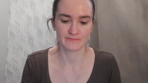 Snapshot of pineapple__mood chatting on March 2025 12:09:01 PM online show from March 2025 12:09:01 PM