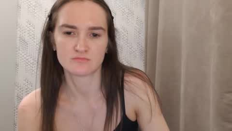 Snapshot of pineapple__mood chatting on March 2025 06:00:01 PM online show from March 2025 06:00:01 PM