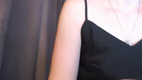 Snapshot of pineapple__mood chatting on September 2025 06:46:01 AM online show from September 2025 06:46:01 AM