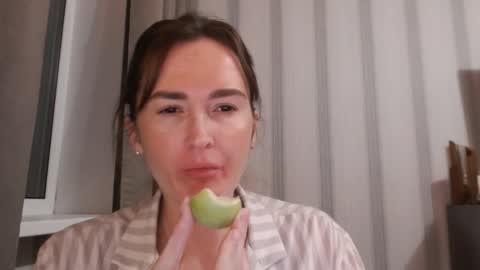 Snapshot of pineapple__mood chatting on September 2025 07:05:01 PM online show from September 2025 07:05:01 PM