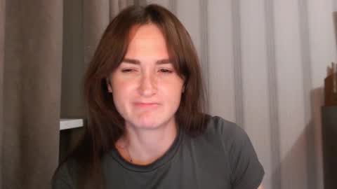 Snapshot of pineapple__mood chatting on October 2025 07:00:01 PM online show from October 2025 07:00:01 PM