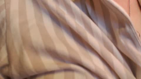 Snapshot of pineapple__mood chatting on October 2025 06:37:01 PM online show from October 2025 06:37:01 PM