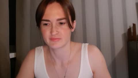 Snapshot of pineapple__mood chatting on November 2025 04:38:02 PM online show from November 2025 04:38:02 PM