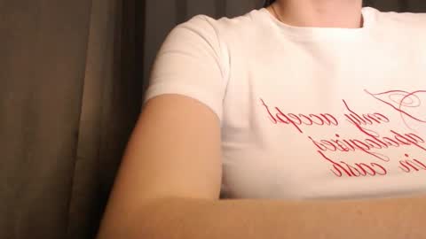 Snapshot of pineapple__mood chatting on November 2025 07:18:02 AM online show from November 2025 07:18:02 AM