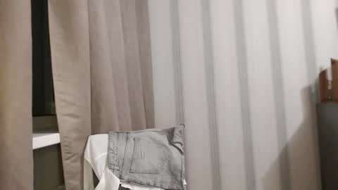 Snapshot of pineapple__mood chatting on November 2025 06:48:02 PM online show from November 2025 06:48:02 PM