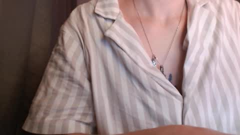 Snapshot of pineapple__mood chatting on November 2025 06:51:02 AM online show from November 2025 06:51:02 AM