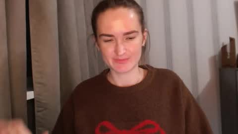 Snapshot of pineapple__mood chatting on November 2025 08:08:01 PM online show from November 2025 08:08:01 PM